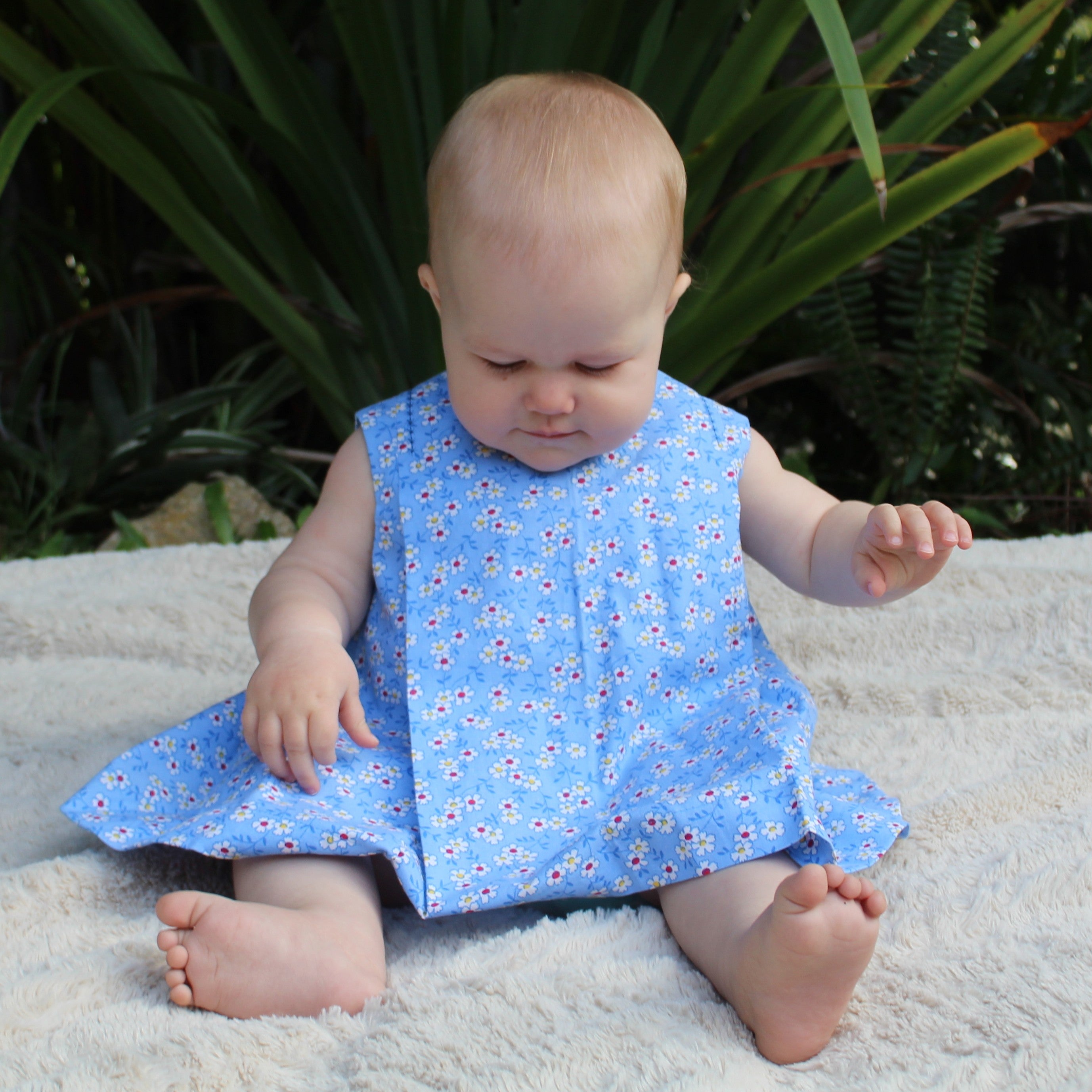 1960s inspired A Line Dress Daisy Print - Lucy Dress